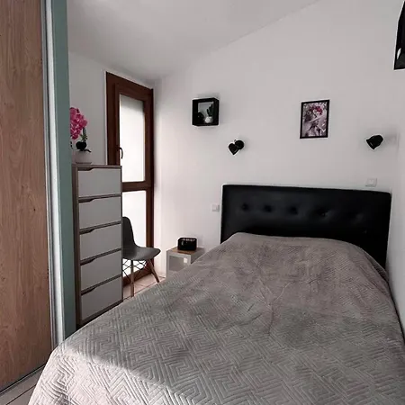 Holiday home Maison Climatisee 64m2 Avec Patio 6 Personnes *