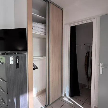 Holiday home Maison Climatisee 64m2 Avec Patio 6 Personnes *