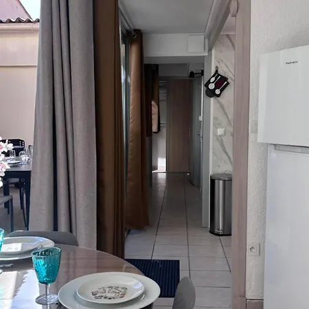 Maison Climatisee 64m2 Avec Patio 6 Personnes Holiday home Le Barcares