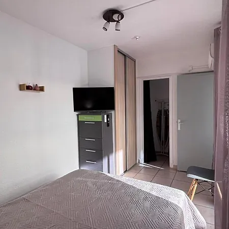 Maison Climatisee 64m2 Avec Patio 6 Personnes Holiday home Le Barcares
